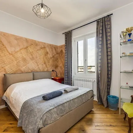 Modern With Breakfast Close To The Metro Apartmán
