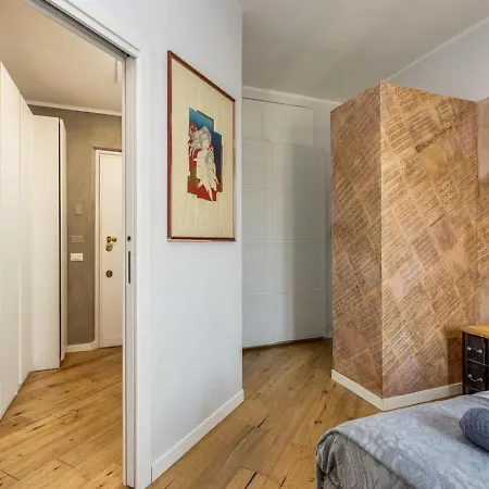 Modern With Breakfast Close To The Metro
